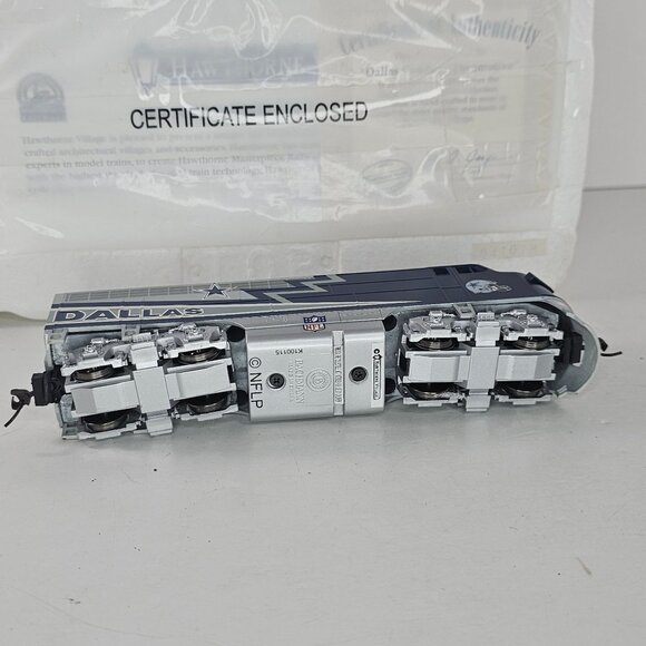 Dallas Cowboys Hawthorne Village Electric Train Locomotive With COA - Picture 5 of 8